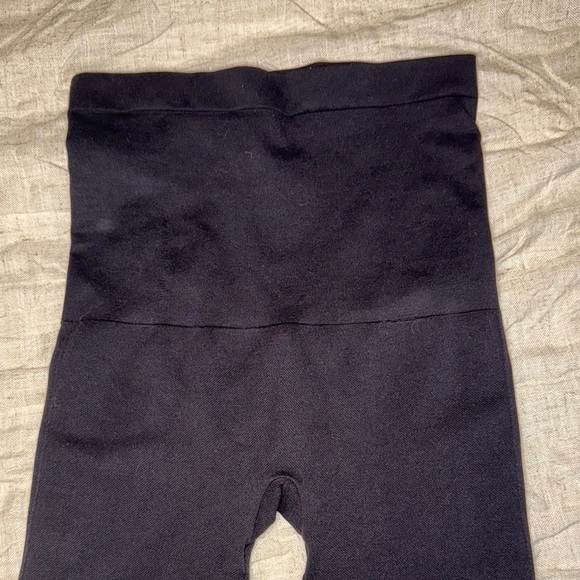 SPANX Black Leggings with Stretchy Fabric and Wide Waistband Size M - Picture 3 of 6